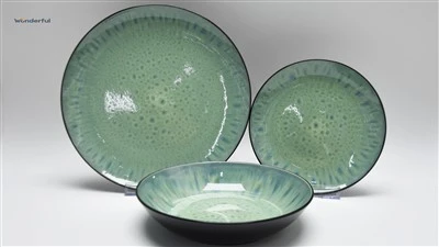 Set di stoviglie in ceramica verde artigianale