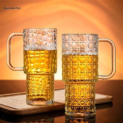 Boccali di birra di ghiaccio in vetro strutturato